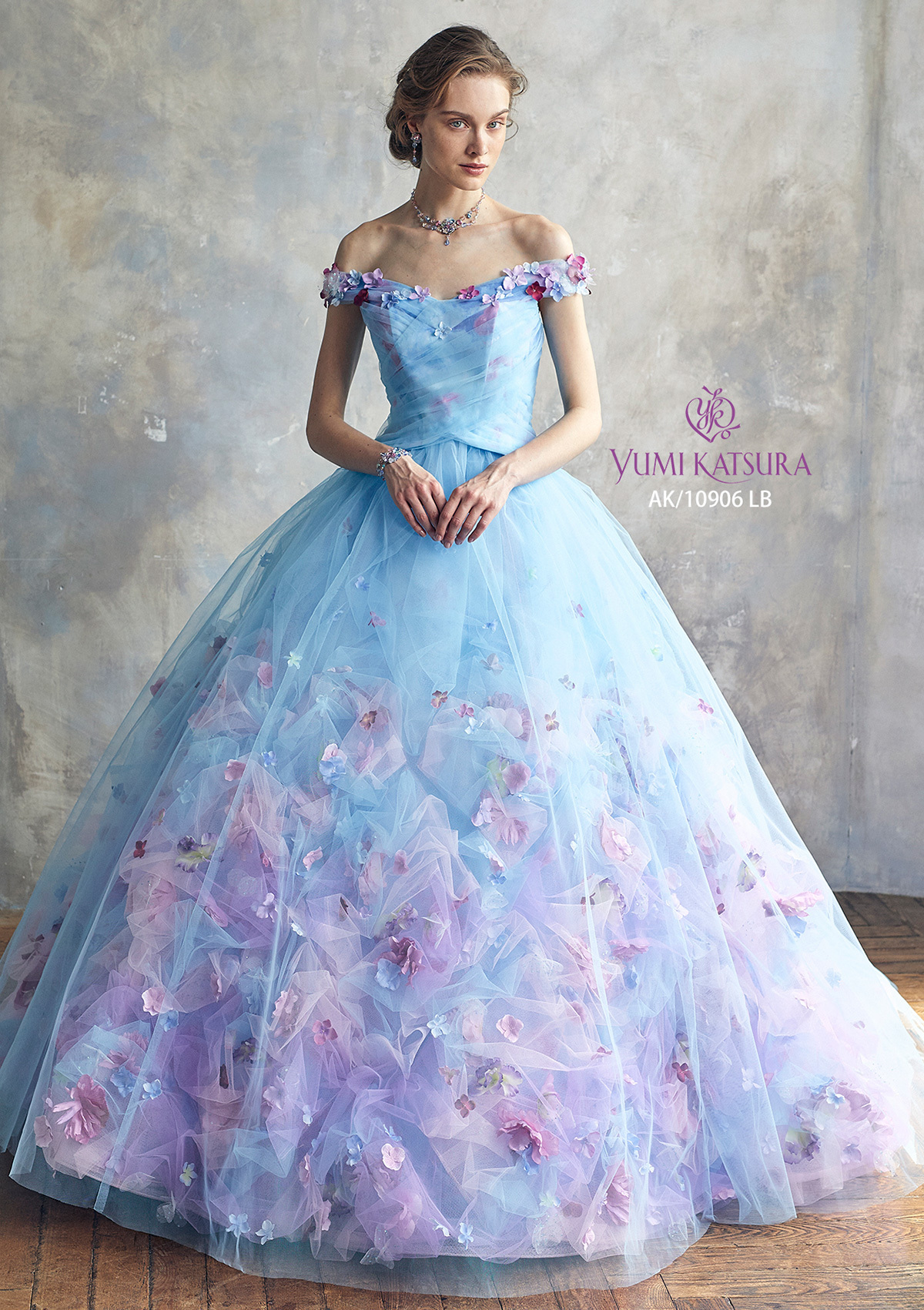 静岡市・富士市・沼津市のドレス専門店フィーノのカラードレス、桂由美AK-10906BLの画像２