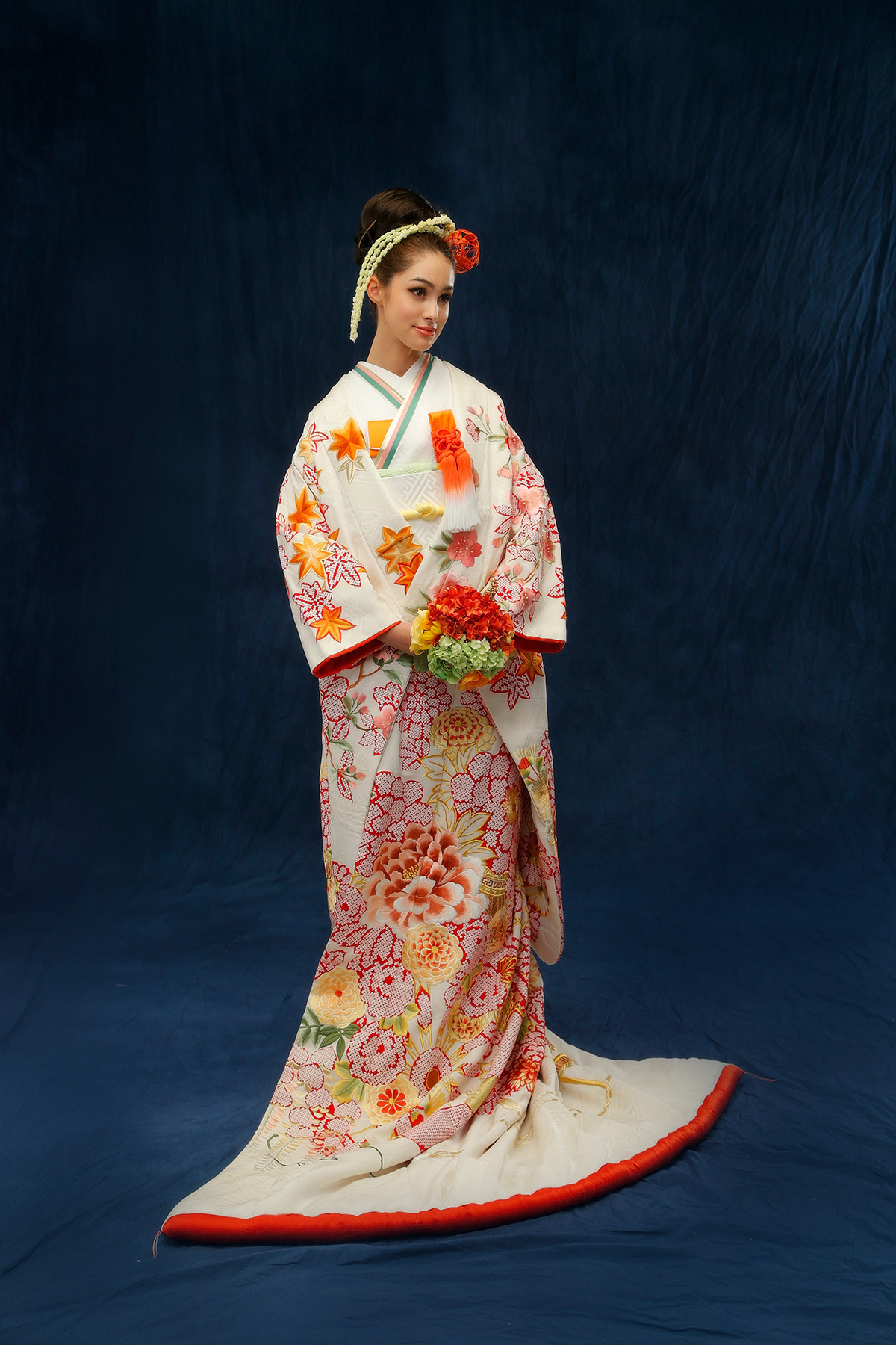 静岡市・富士市・沼津市のドレス専門店フィーノの和装、桂由美CA5707（疋田花みやび）の画像３