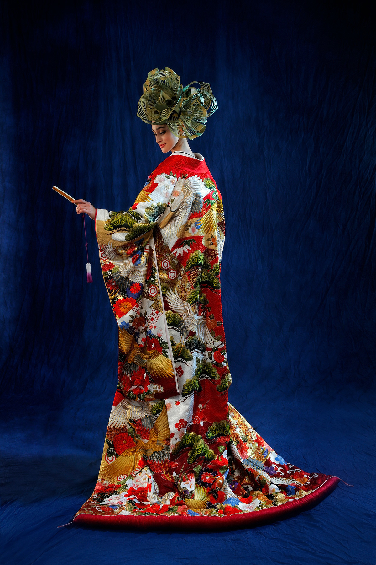 静岡市・富士市・沼津市のドレス専門店フィーノの和装、桂由美CA-5708（本金刺繍慶長舞鶴）の画像４