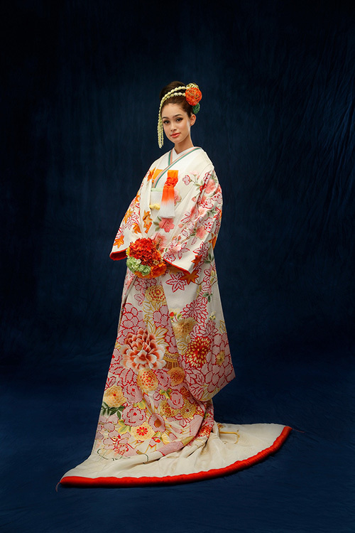 静岡市・富士市・沼津市のドレス専門店フィーノの和装、桂由美CA5707（疋田花みやび）の画像