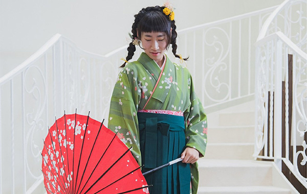 静岡市・富士市・沼津市のドレス専門店フィーノの卒業式のイメージ